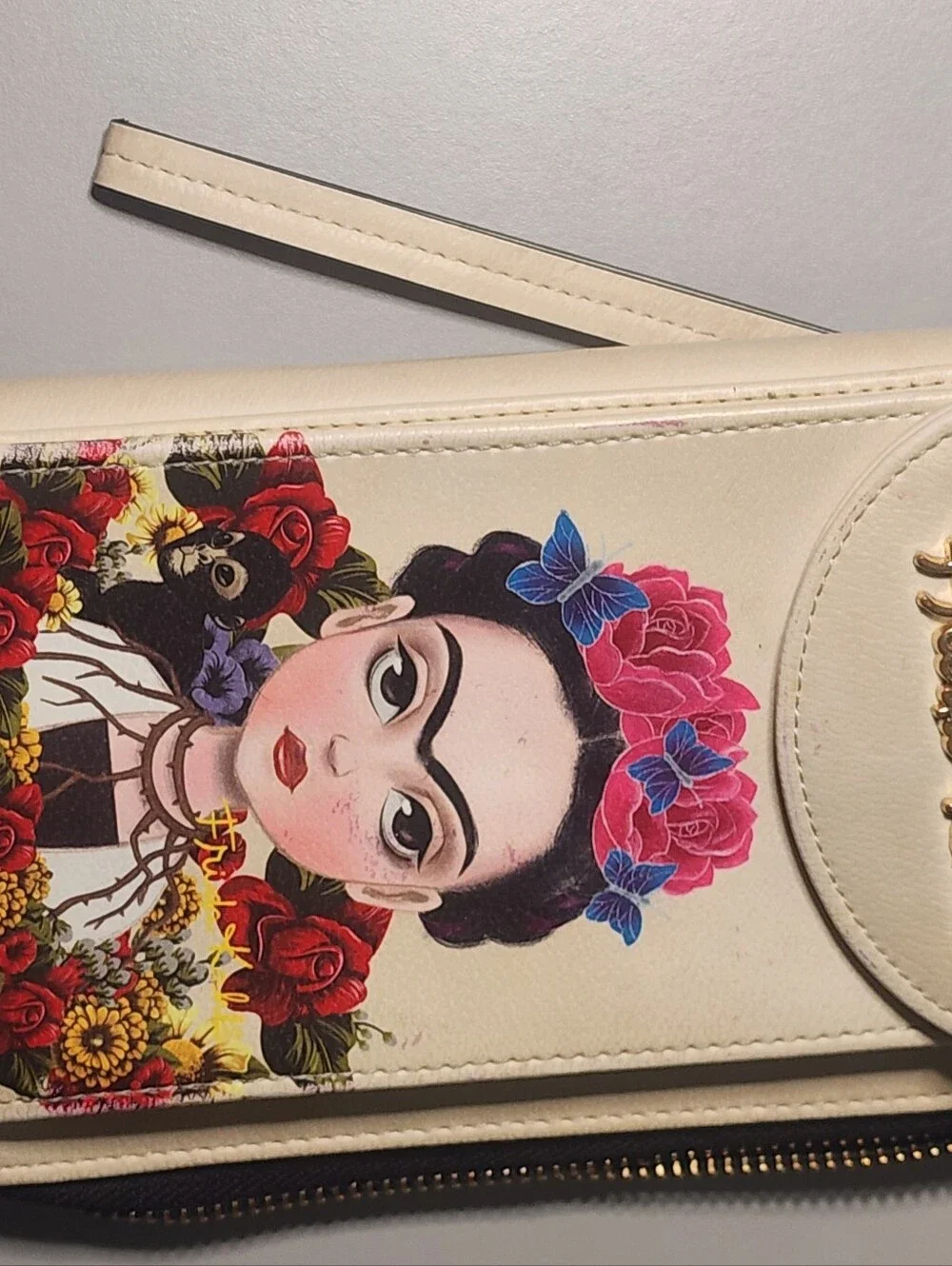 Frida Kahlo Cartoon Collection Cellphone Purse Wallet slightly Used